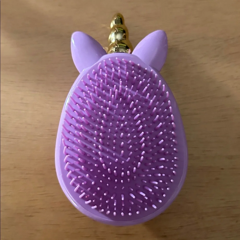 Free with bundle or purchase New Unicorn 🦄 Lavender Lilac Gold Hair Brush 👱🏻‍♀️